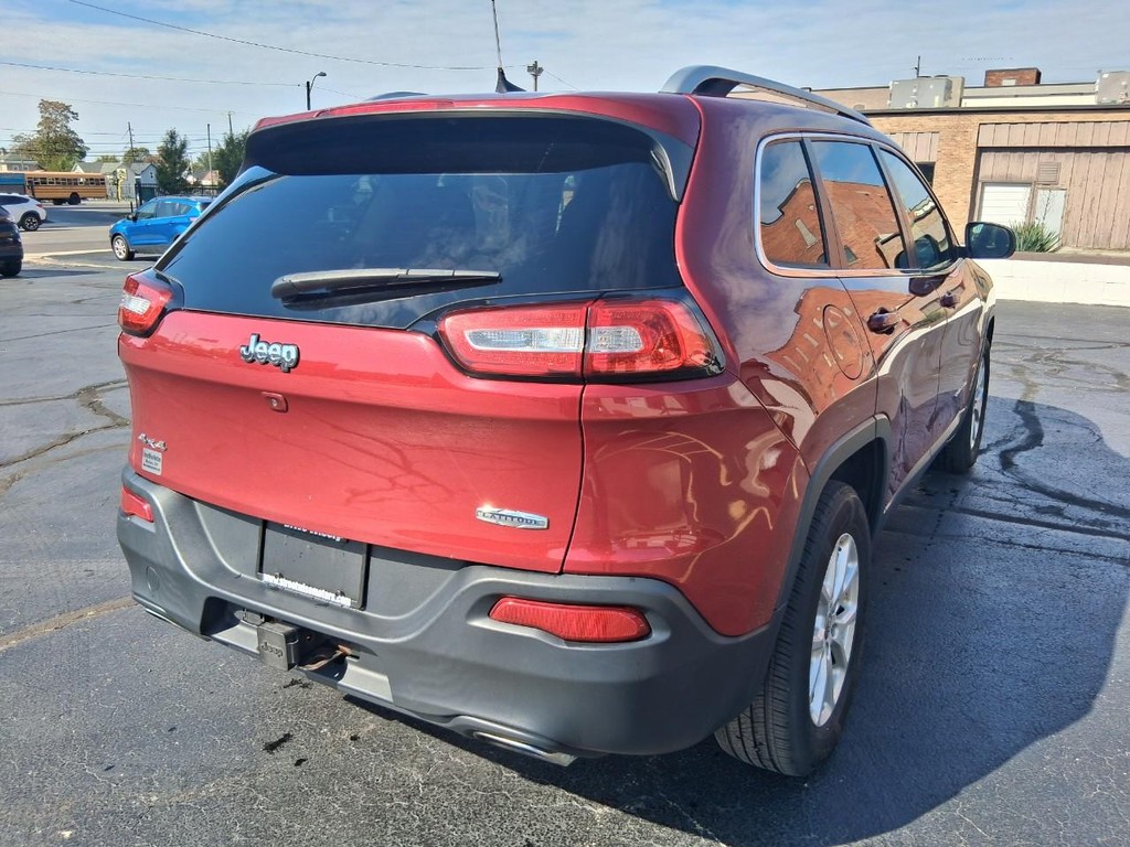 Jeep Cherokee Vehicle Full-screen Gallery Image 05