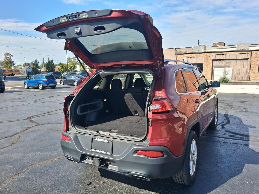 Jeep Cherokee Vehicle Full-screen Gallery Image 13