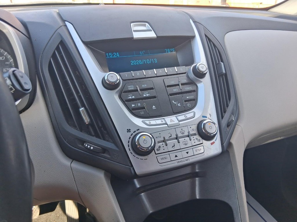 Chevrolet Equinox Vehicle Full-screen Gallery Image 17