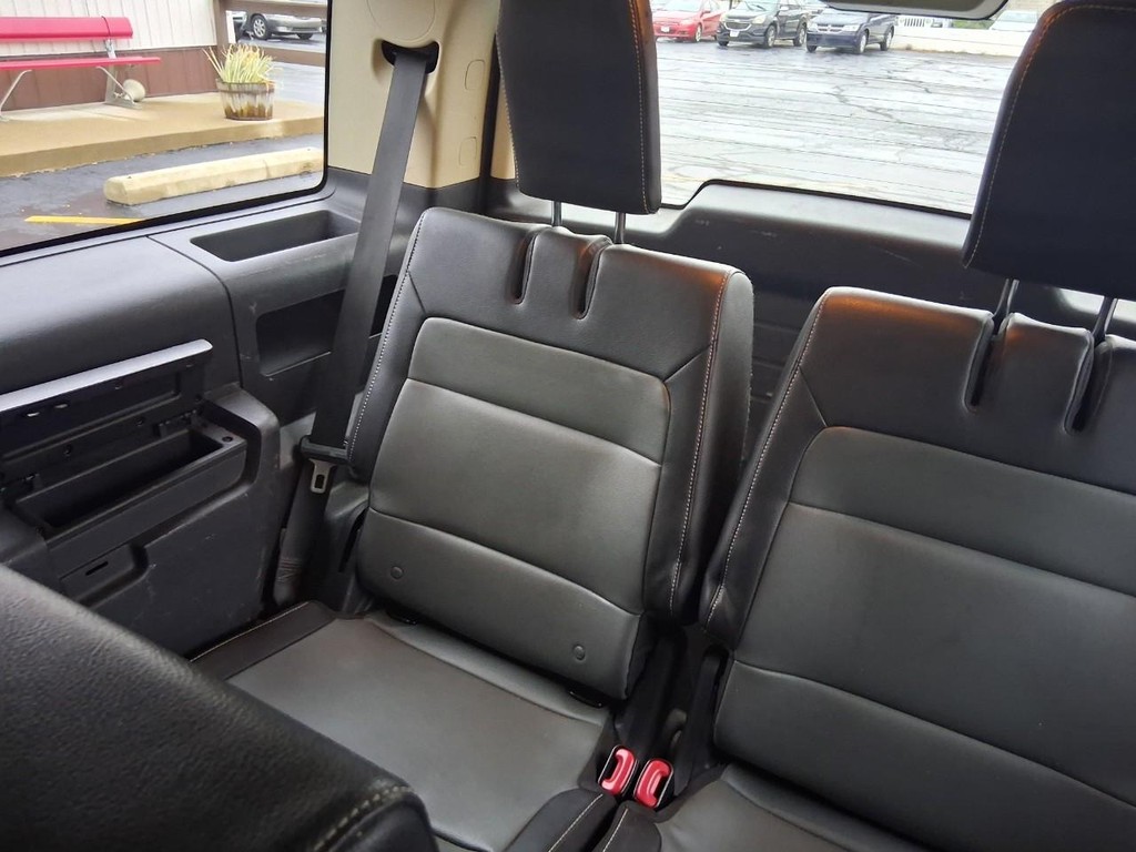 Ford Flex Vehicle Full-screen Gallery Image 11