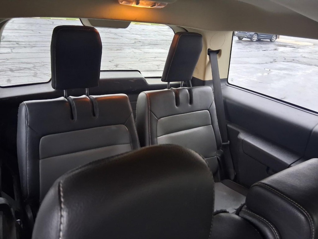 Ford Flex Vehicle Full-screen Gallery Image 15