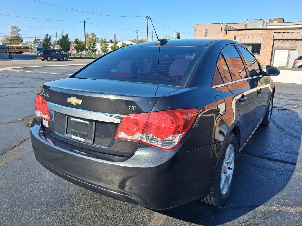 Chevrolet Cruze Vehicle Full-screen Gallery Image 05