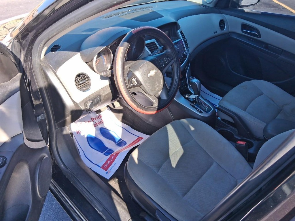 Chevrolet Cruze Vehicle Full-screen Gallery Image 09