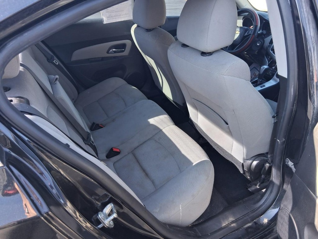 Chevrolet Cruze Vehicle Full-screen Gallery Image 11