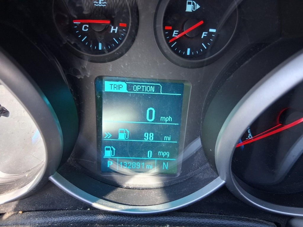 Chevrolet Cruze Vehicle Full-screen Gallery Image 13