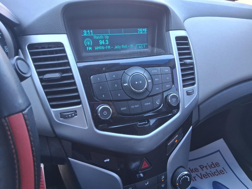 Chevrolet Cruze Vehicle Full-screen Gallery Image 14