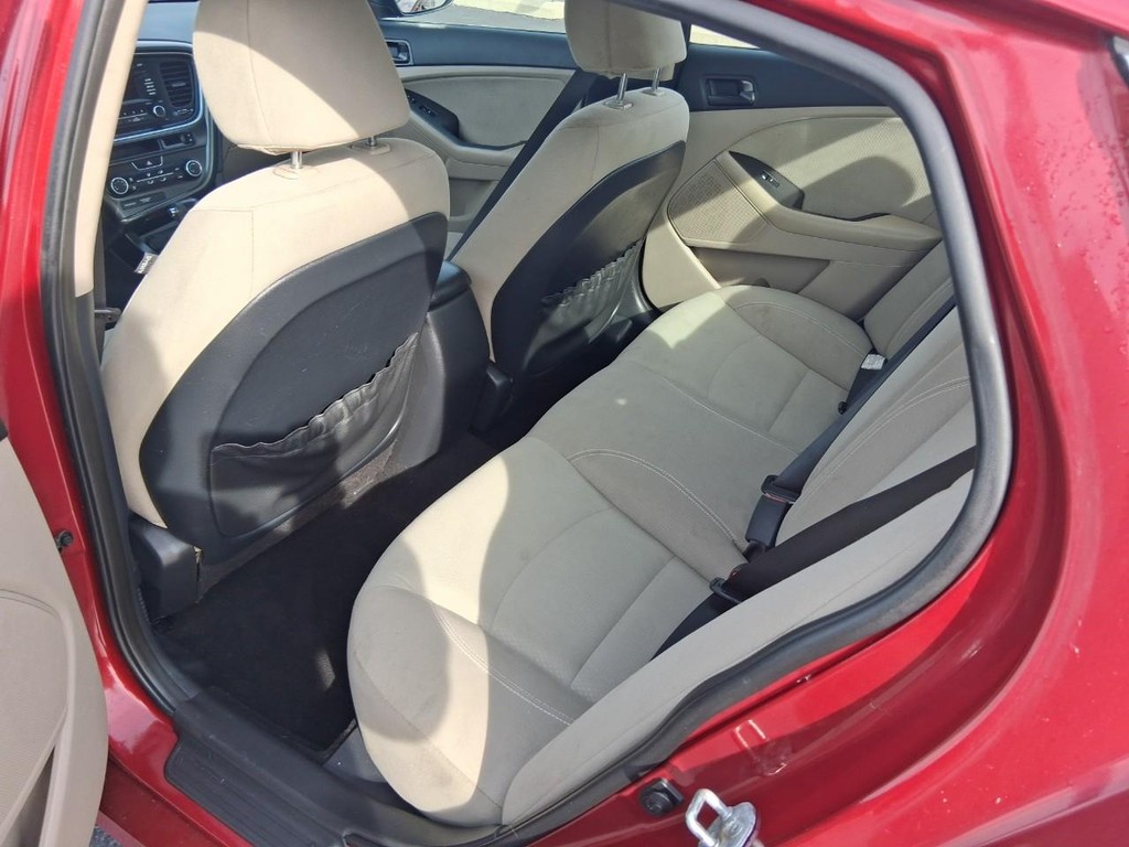 Kia Optima Vehicle Full-screen Gallery Image 10