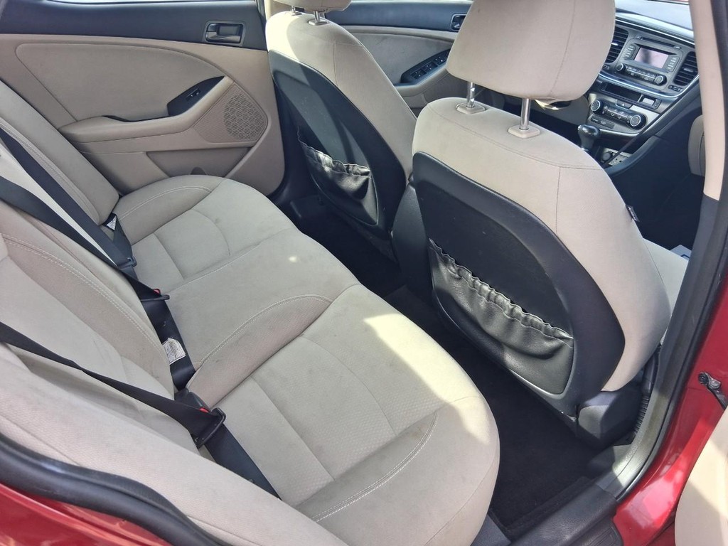 Kia Optima Vehicle Full-screen Gallery Image 11