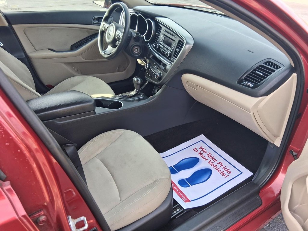 Kia Optima Vehicle Full-screen Gallery Image 12