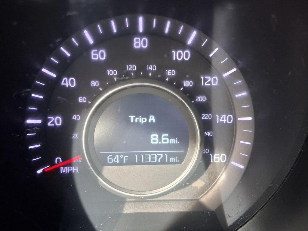 Kia Optima Vehicle Full-screen Gallery Image 13
