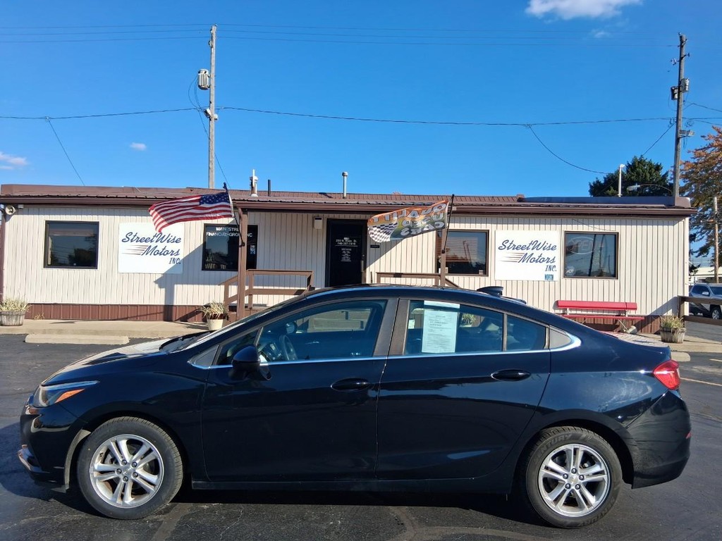Chevrolet Cruze Vehicle Full-screen Gallery Image 02
