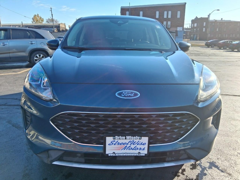 Ford Escape Vehicle Full-screen Gallery Image 08