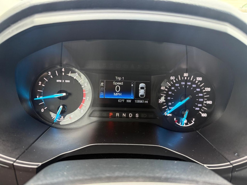 Ford Edge Vehicle Full-screen Gallery Image 10