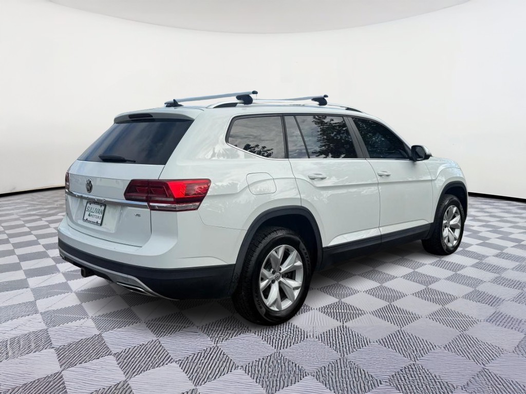 Volkswagen Atlas Vehicle Full-screen Gallery Image 03