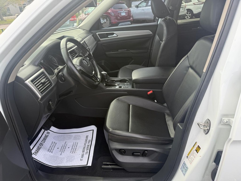 Volkswagen Atlas Vehicle Full-screen Gallery Image 05