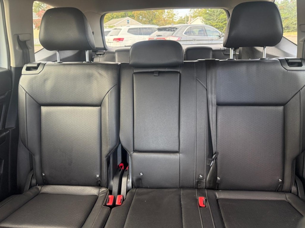 Volkswagen Atlas Vehicle Full-screen Gallery Image 09