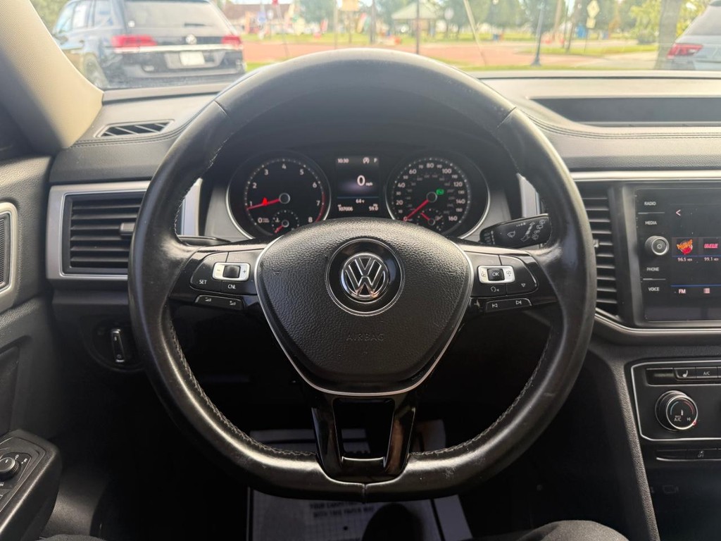 Volkswagen Atlas Vehicle Full-screen Gallery Image 10