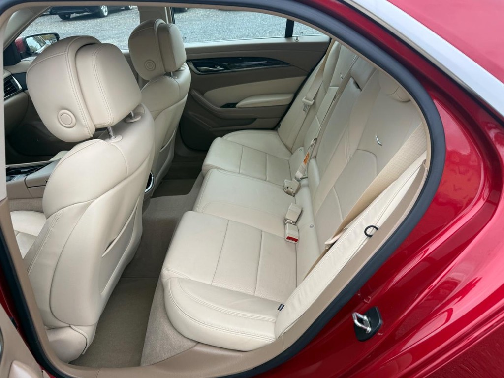 Cadillac CTS Sedan Vehicle Full-screen Gallery Image 06