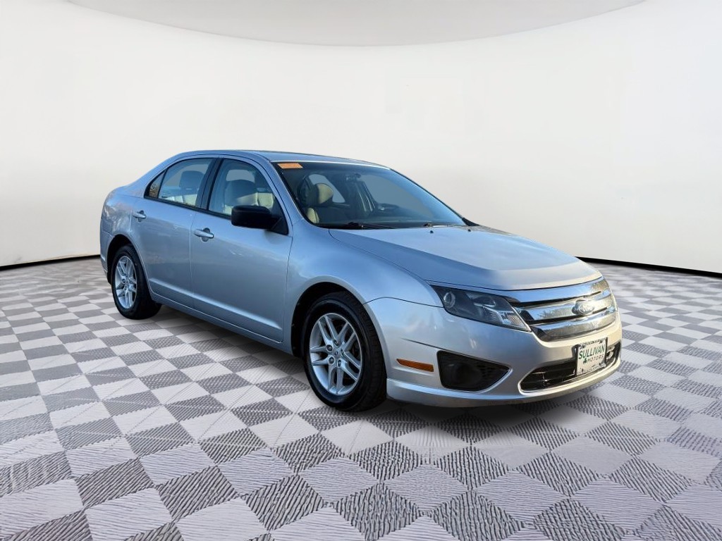 Ford Fusion Vehicle Full-screen Gallery Image 04