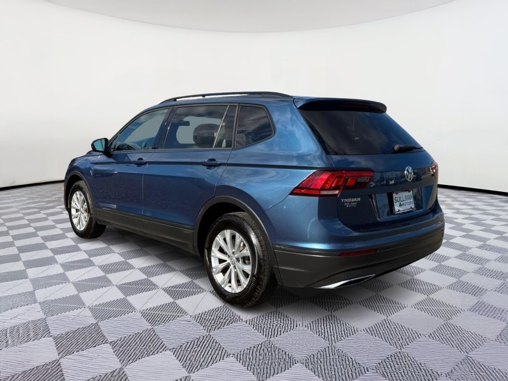 Volkswagen Tiguan Vehicle Full-screen Gallery Image 02