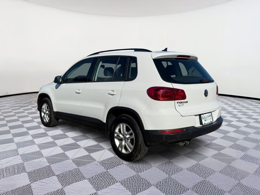 Volkswagen Tiguan Vehicle Full-screen Gallery Image 02