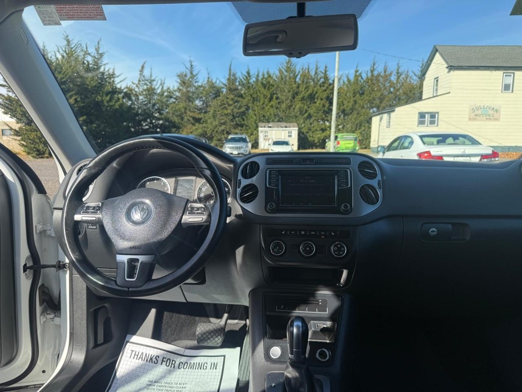 Volkswagen Tiguan Vehicle Full-screen Gallery Image 07