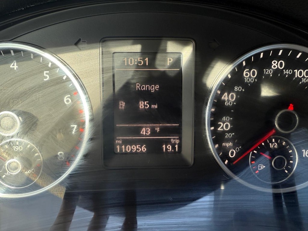 Volkswagen Tiguan Vehicle Full-screen Gallery Image 10