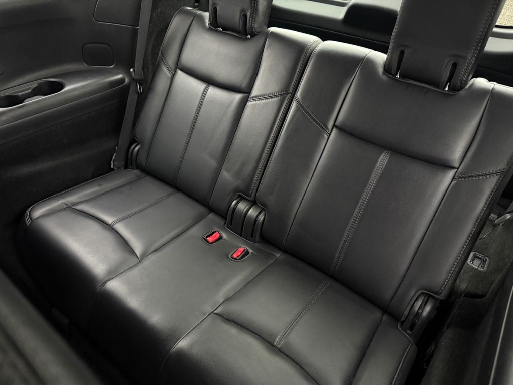 Nissan Pathfinder Vehicle Full-screen Gallery Image 07