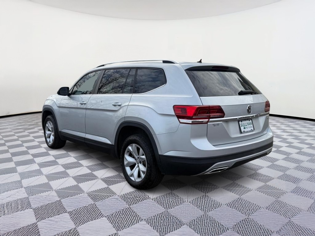 Volkswagen Atlas Vehicle Full-screen Gallery Image 02