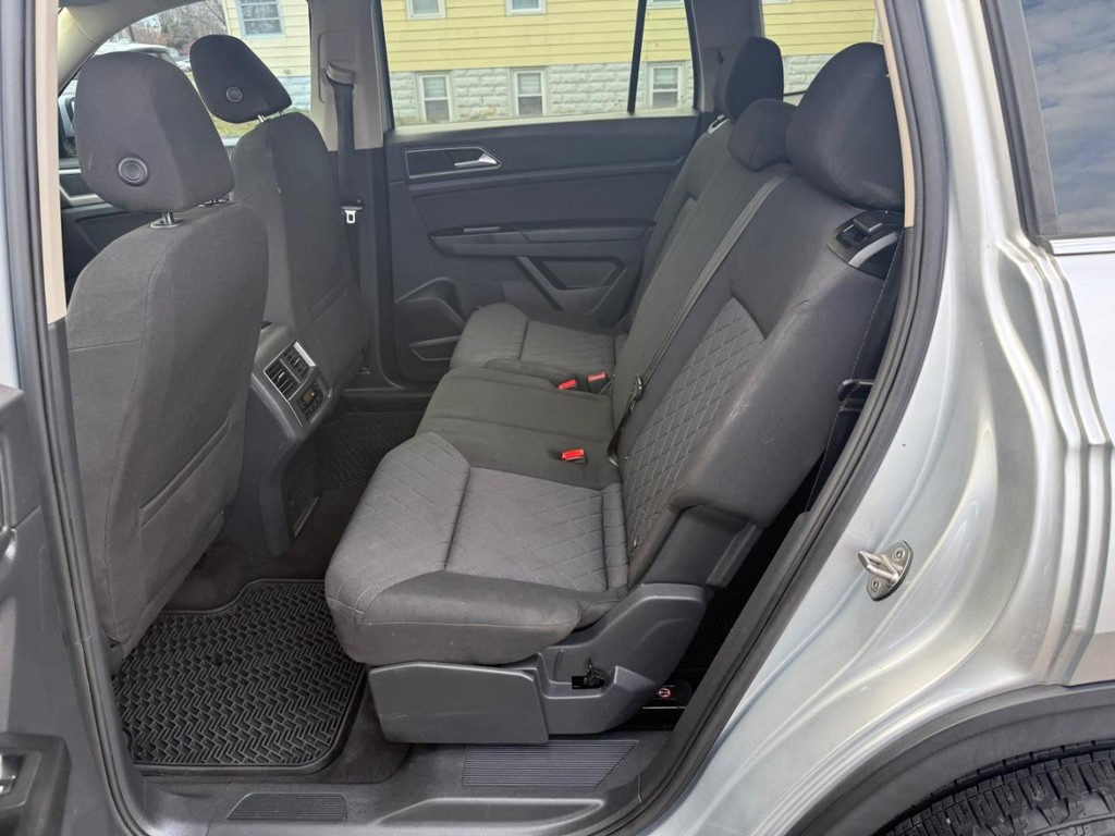 Volkswagen Atlas Vehicle Full-screen Gallery Image 06