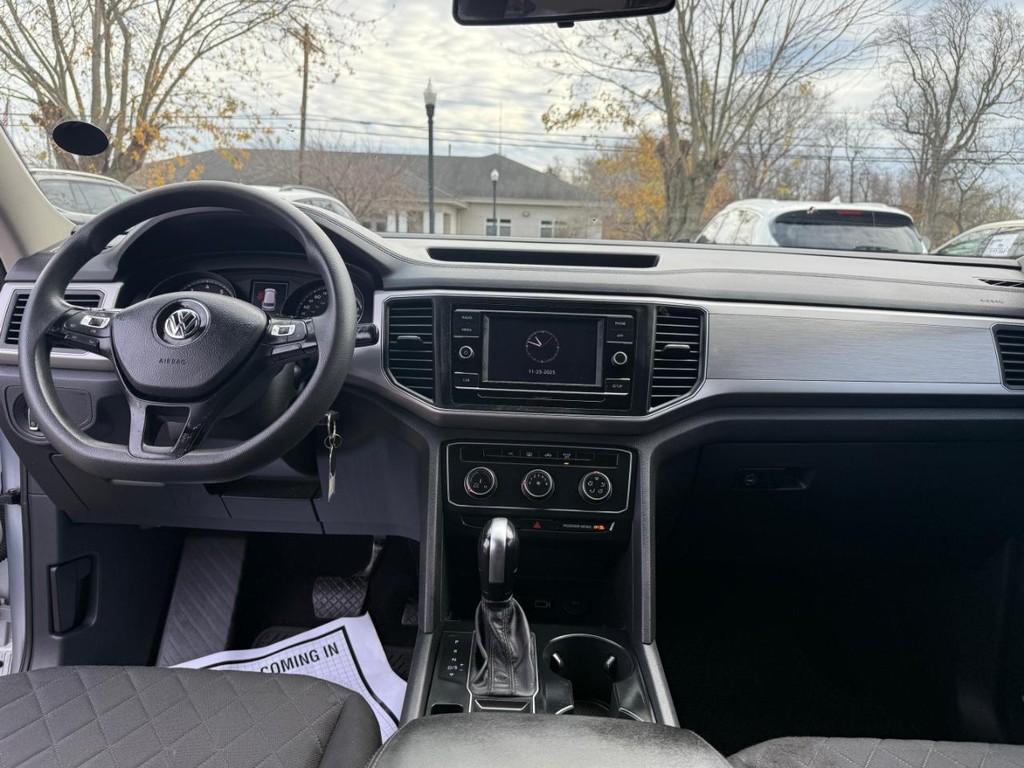 Volkswagen Atlas Vehicle Full-screen Gallery Image 08