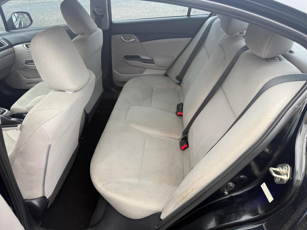 Honda Civic Sedan Vehicle Full-screen Gallery Image 06