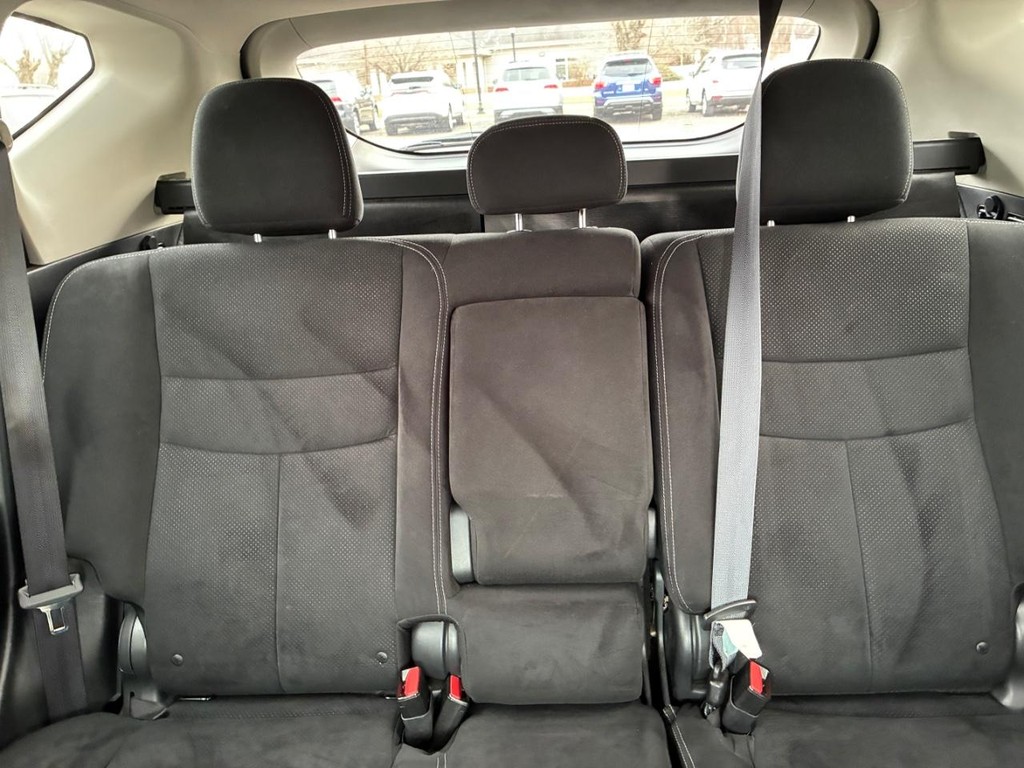 Nissan Murano Vehicle Full-screen Gallery Image 08