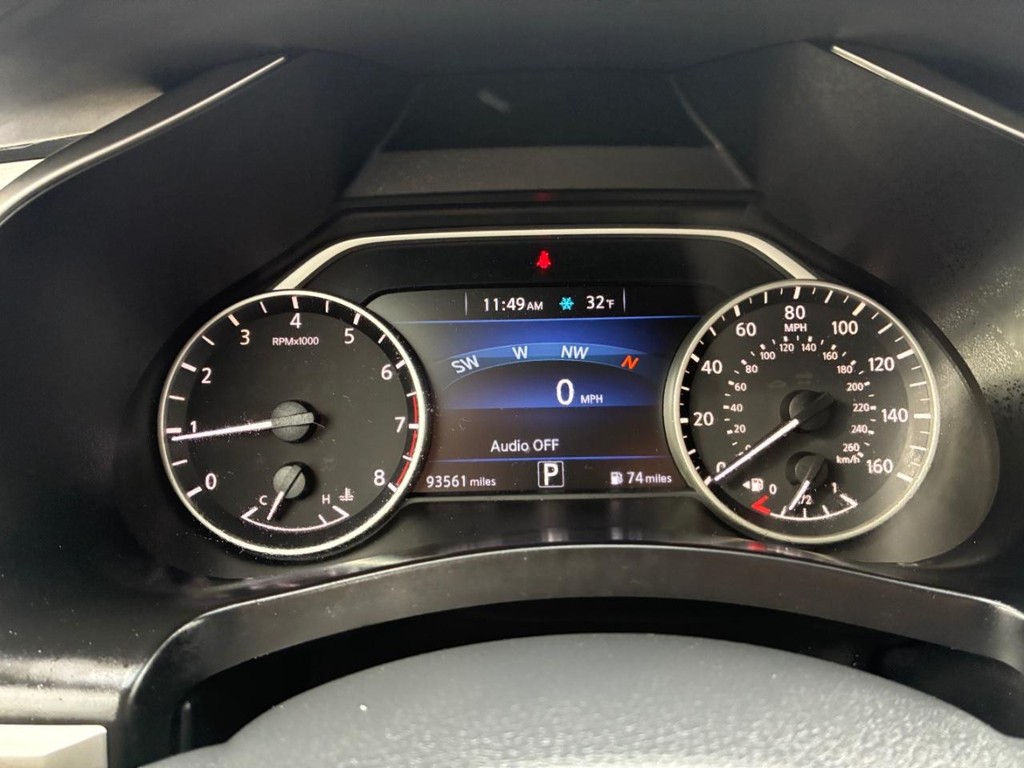 Nissan Murano Vehicle Full-screen Gallery Image 10