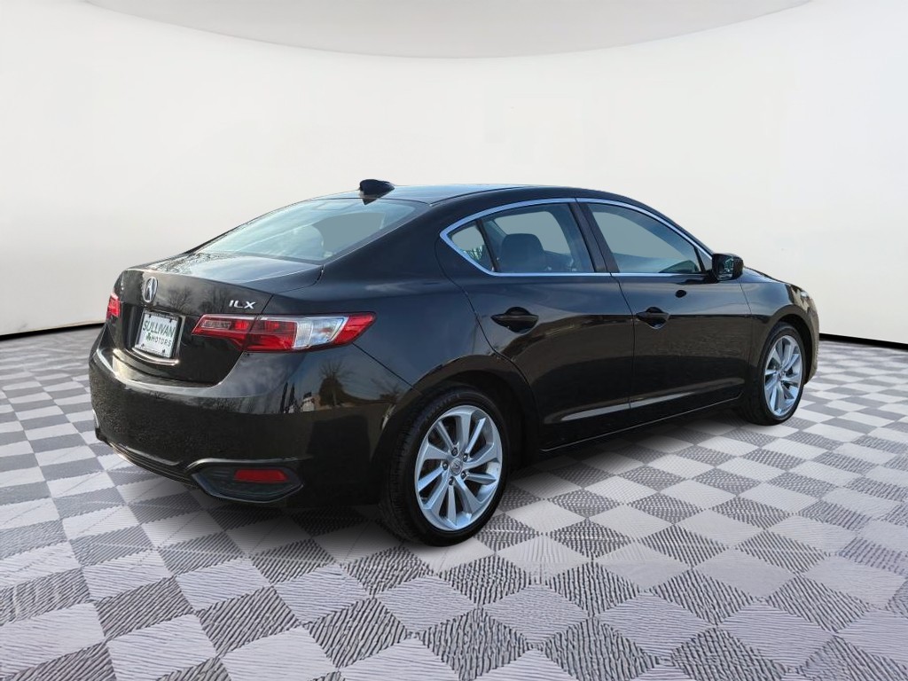 Acura ILX Vehicle Full-screen Gallery Image 03