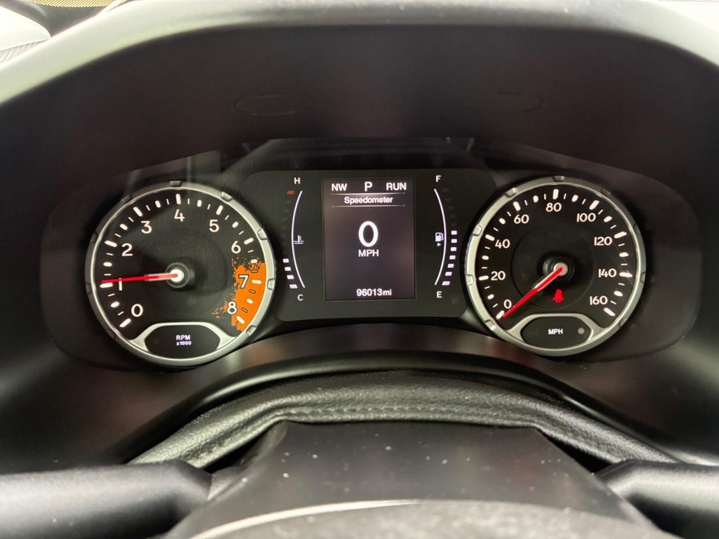 Jeep Renegade Vehicle Full-screen Gallery Image 10