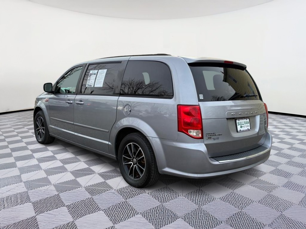 Dodge Grand Caravan Vehicle Full-screen Gallery Image 02
