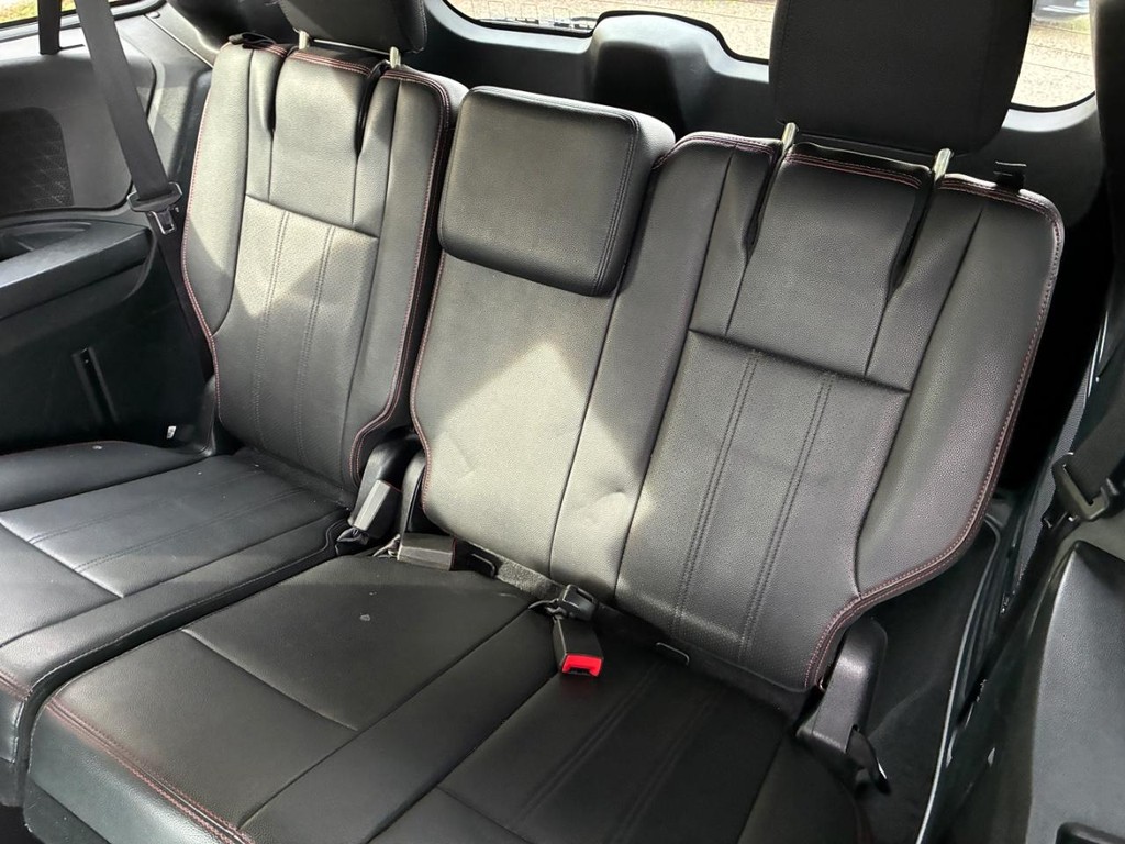 Dodge Grand Caravan Vehicle Full-screen Gallery Image 07