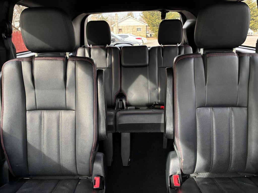 Dodge Grand Caravan Vehicle Full-screen Gallery Image 09