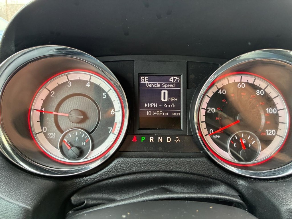 Dodge Grand Caravan Vehicle Full-screen Gallery Image 11