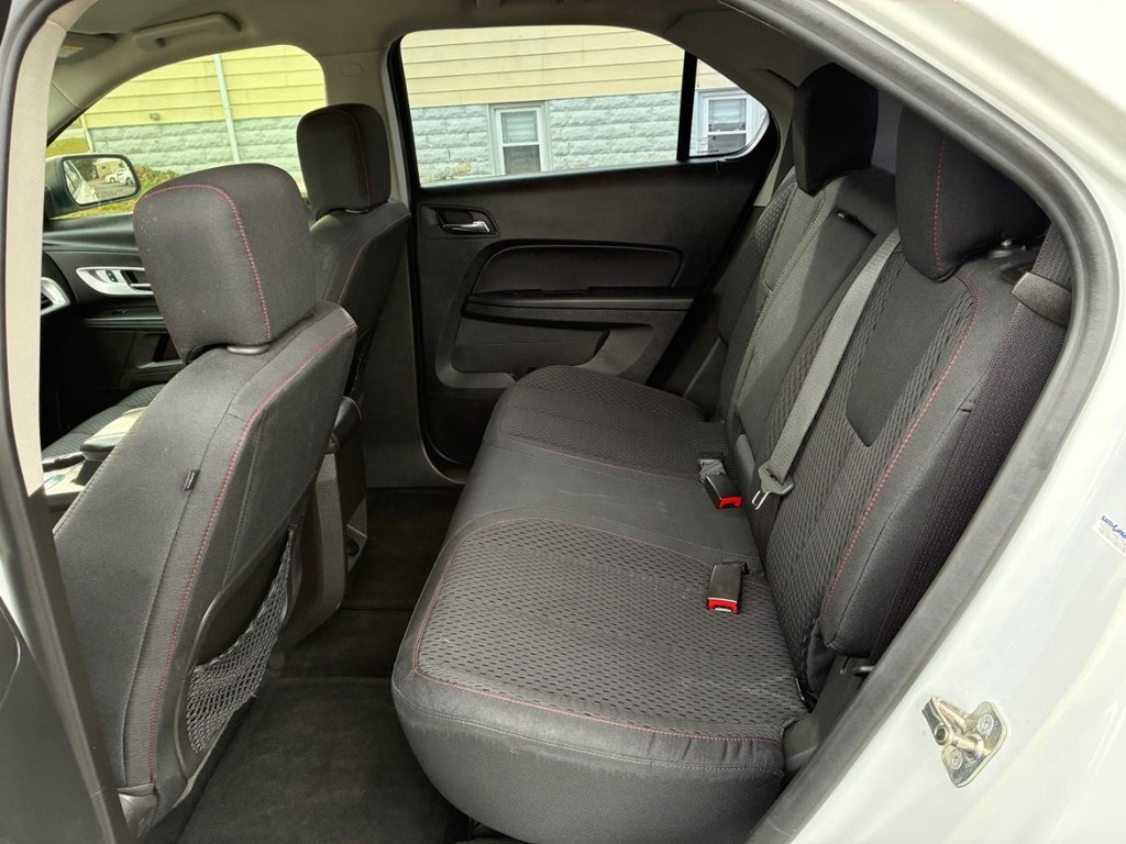 Chevrolet Equinox Vehicle Full-screen Gallery Image 06