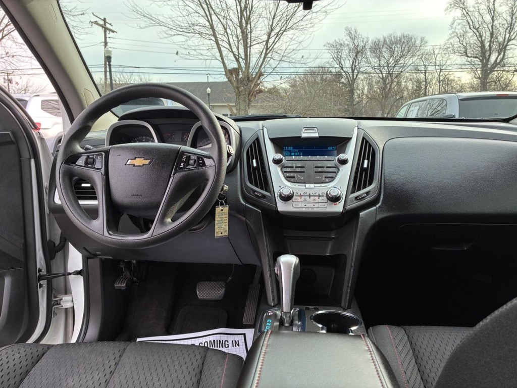 Chevrolet Equinox Vehicle Full-screen Gallery Image 07