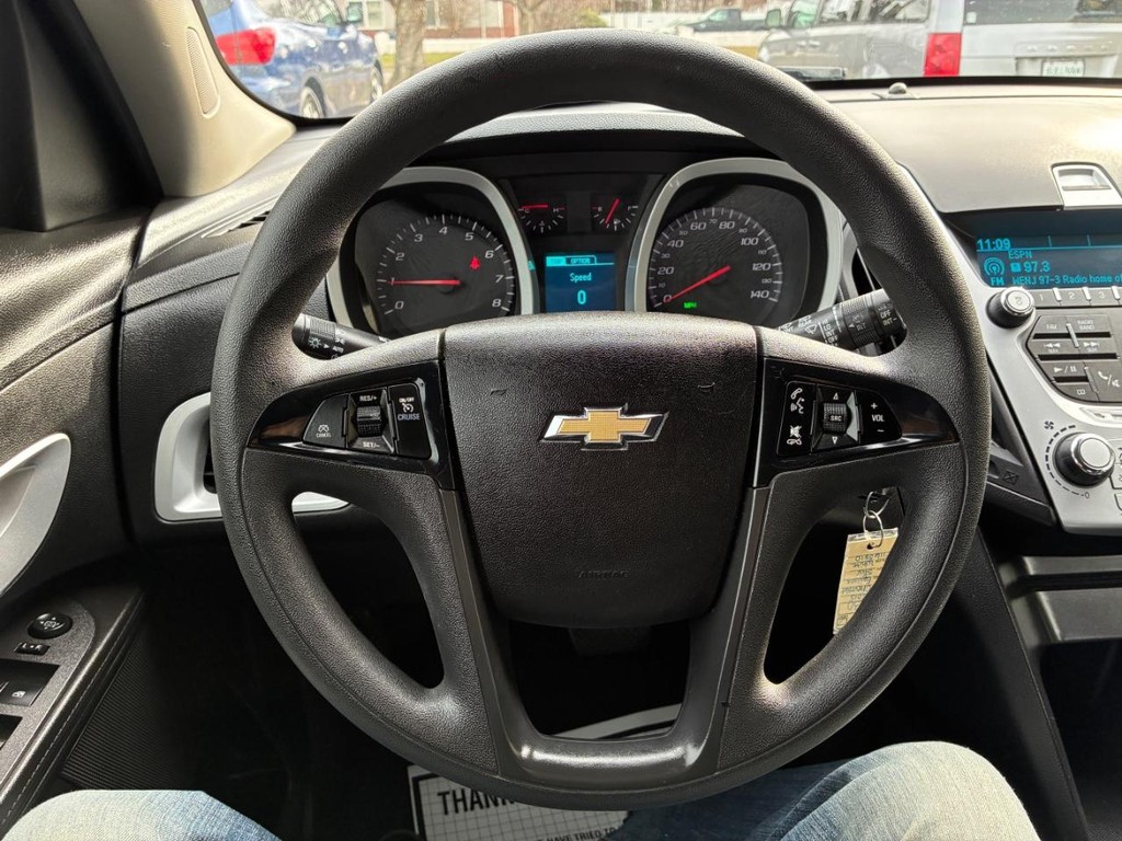 Chevrolet Equinox Vehicle Full-screen Gallery Image 09