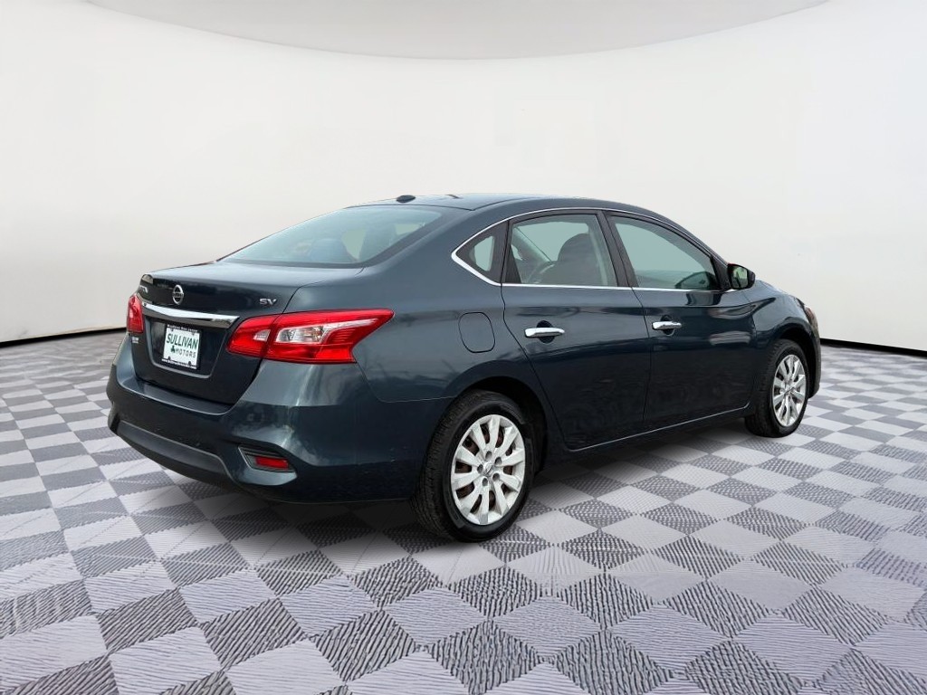 Nissan Sentra Vehicle Full-screen Gallery Image 03