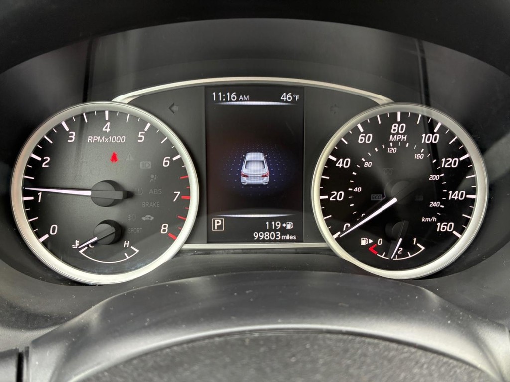 Nissan Sentra Vehicle Full-screen Gallery Image 10