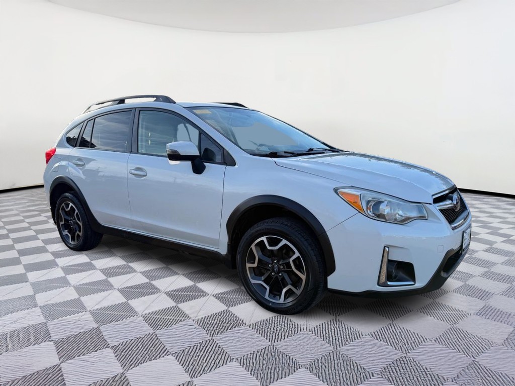 Subaru Crosstrek Vehicle Full-screen Gallery Image 04