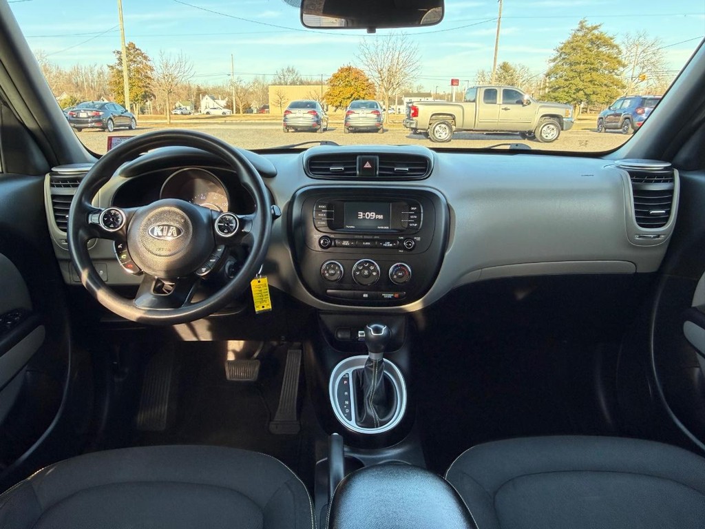 Kia Soul Vehicle Full-screen Gallery Image 07