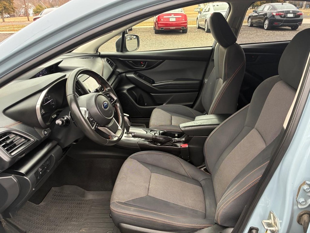 Subaru Crosstrek Vehicle Full-screen Gallery Image 05