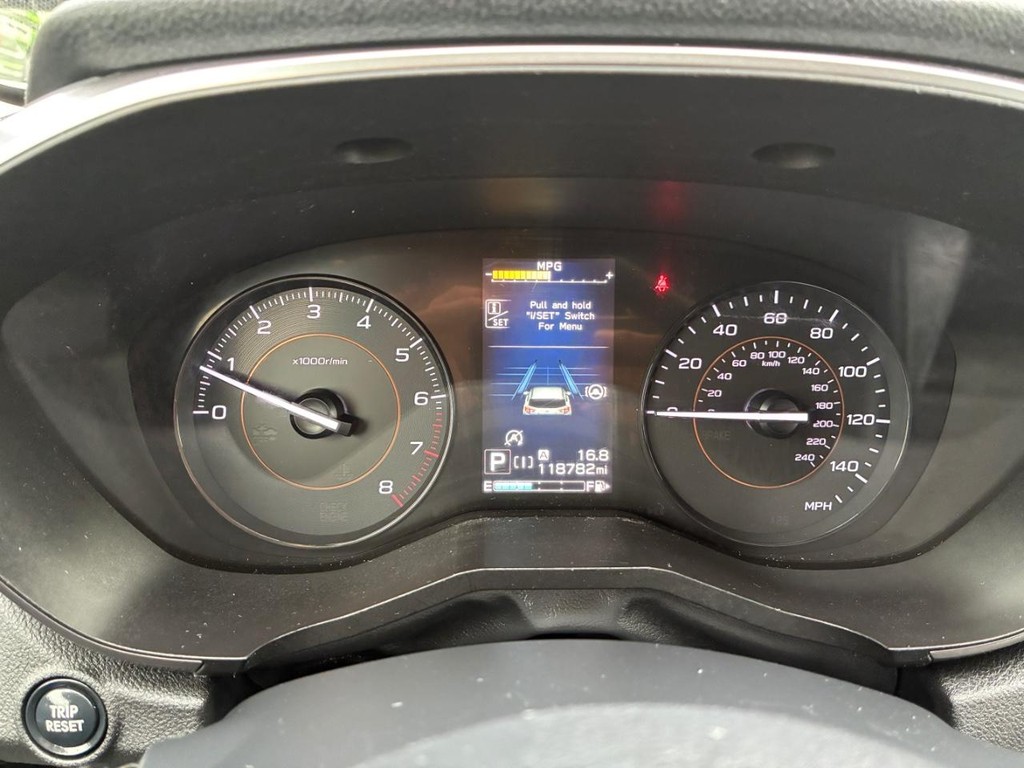 Subaru Crosstrek Vehicle Full-screen Gallery Image 10