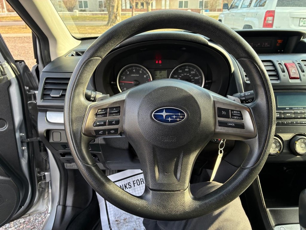 Subaru XV Crosstrek Vehicle Full-screen Gallery Image 09